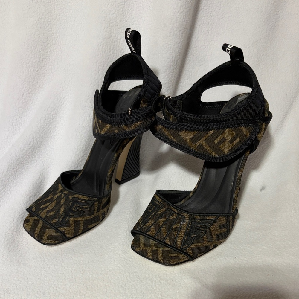 Fendi Black and Brown Patterned Heels